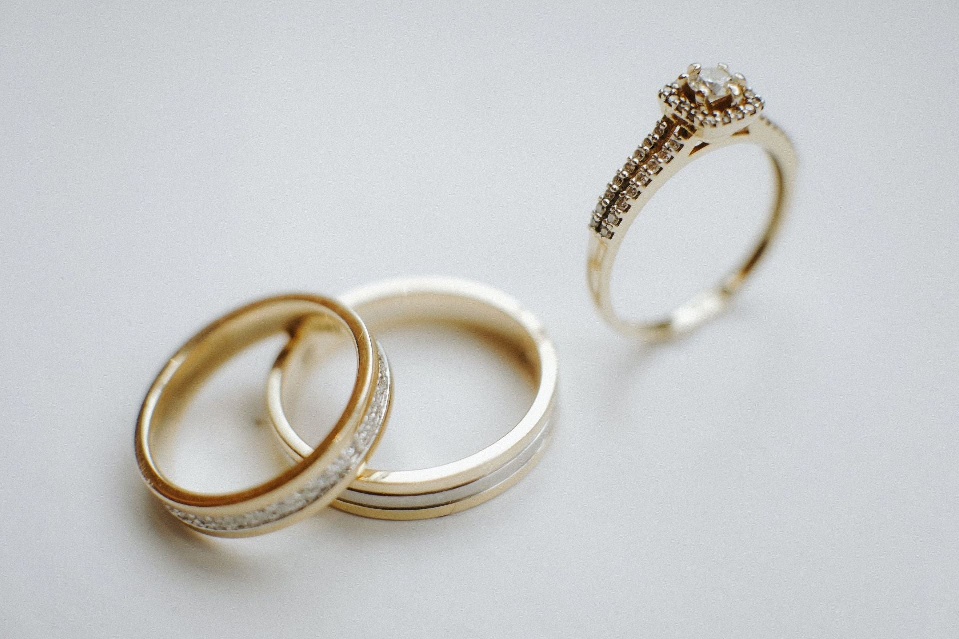 Elegant Gold Ring with Crystal