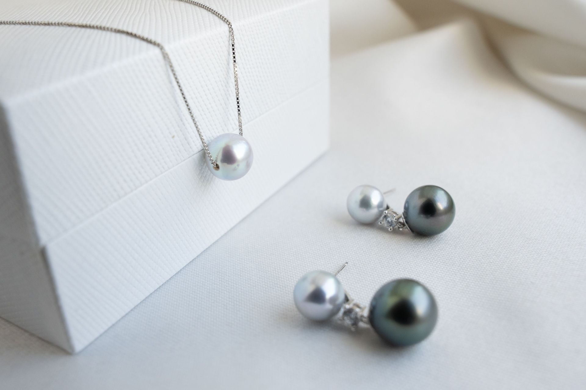 Elegant Pearl Jewelry Set Silver